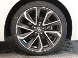 R7年式夏タイヤ225/40R18ダンロップ製です。