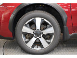XV-HYBRID専用デザイン17インチアルミホイール+225/55R17タイヤ。