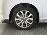 機敏さを引き立てる純正アルミ 175/55 R15 装着!