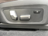 運転手が代わってもボタン一つで設定ポジションに。常にご自身のドライブ設定が整います。