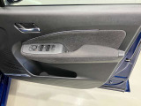 運転席ドアの内側です。収納ポケットが付いているので運転席周りもスッキリ保てます