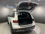 トランク容量は同一他社車両より広く、旅行やゴルフ等様様なシツエーションで役立ちます。