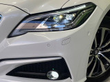 【三眼LEDヘッドライト】スタイリッシュな見た目の三眼LEDヘッドライトを装備♪スタイルだけでなく、夜間の走行も視界良好で安心してお乗りいただけます。