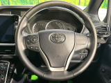 【純正革巻きステアリング】上質な革を使用することで、手にしっかり馴染みとても運転しやすいハンドルです♪