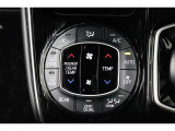 運転席と助手席、それぞれ温度調節ができ、オールシーズン快適なオートエアコンとなっております!