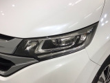 LEDヘッドライトは、点灯の瞬間から最大光量を発揮し、突然暗くなるトンネルなどでの安定感を高めます。