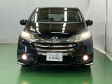 LEDヘッドライトを装備しています。LEDヘッドライトはとても明るく、雨の日や夜間走行も安全・安心です。オートライトコントロール付きで周囲の明るさに応じて自動で点灯・消灯します