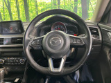 【純正革巻きステアリング】上質な革を使用することで、手にしっかり馴染みとても運転しやすいハンドルです♪