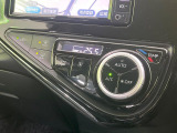 【オートエアコン】一度お好みの温度に設定すれば、車内の温度を検知し風量や温度を自動で調整。暑い…寒い…と何度もスイッチ操作をする必要はありません。快適な車内空間には必須の機能ですね♪