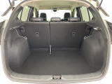 【トランク】積み込みやすくて、たっぷり積める荷室です。シートアレンジできるものは、乗車人数と荷物の量や大きさによってシートを動かすことができるので、より快適なドライブが可能です!