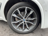 BMWならではの卓越した走りを支えるホイールと足回りです!日本車の走りに慣れている方にもぜひ体感して頂きたいほど、高いレベルでまとまっています!