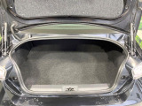 積み下ろしのしやすいデッキにはたっぷりと荷物を積み込んでいただけます。遊びから仕事まで、様々なシーンで頼れます♪