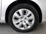 タイヤサイズは175/65R15です