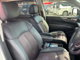 長時間運転時に助かるアームレスト!
