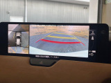 【360°ビューモニター】専用のカメラにより、上から見下ろしたような視点で360度クルマの周囲を確認することができます☆死角部分も確認しやすく、狭い場所での切り返しや駐車もスムーズに行えます。