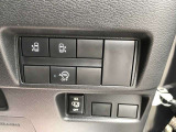 【両側電動スライドドア】狭い場所でもドアを全開にでき、チャイルドロックを使っても運転席のスイッチを操作するだけでドアの開け閉めが可能です。小さなお子様でもボタン一つでスライドドアの開閉可能です。