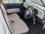 運転がしやすいシンプルで広々とした運転席です♪
