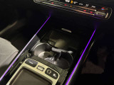 携帯電話のワイヤレス充電機能・タイプCのスポットがついております。