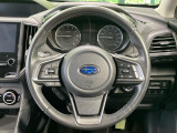 【純正革巻きステアリング】上質な革を使用することで、手にしっかり馴染みとても運転しやすいハンドルです♪