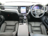 V60 リチャージ PHEV T6 AWD アルティメット 4WD 