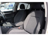 (運転席助手席)安全装備をオプションで追加するのは日本的発想。フォルクスワーゲン車はサイドエアバッグを全車標準で装備しております。