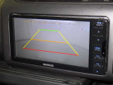 バックモニターも装備しております。バックギアに入れるとナビ画面に車の後方が映し出されます。これで後方確認も安心!