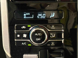 AUTOエアコンを装備しています♪室内の温度を設定するとセンサーが室温を感知して、温度、風量を自動的にコントロ-ルして快適な空間を作ってくれます!
