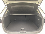 【トランク】積み込みやすくて、たっぷり積める荷室です。シートアレンジできるものは、乗車人数と荷物の量や大きさによってシートを動かすことができるので、より快適なドライブが可能です!