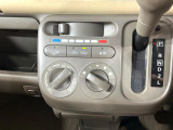 寒い冬も暑い夏も全席に快適な空調を届けてくれる、ダイヤル式エアコンを装備♪