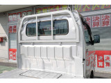 中古車だからボディーコーティングがおすすめ!下地処理が重要なコーティングはもちろんプロの施工でピカピカに仕上げます。濃色車は親水性、淡色車は撥水性のものがオススメ!