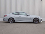 BMW認定中古車は、ドイツ本社と同様の教育・訓練を受けたBMW専門のメカニックが100項目以上のポイントを徹底的にチェックし、厳選した車輌のみを販売しております。