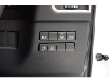 機能性溢れる運転席まわり。使いやすいスイッチ類の配置で運転中のストレスを軽減し楽しくドライブできますよ。