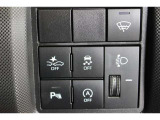 サポカーは、高齢運転者を含めたすべてのドライバーによる交通事故の発生防止・被害軽減対策の一環として、国が推奨する新しい自動車安全コンセプトです。詳しくは販売店スタッフまでおたずねください。