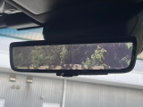 【デジタルインナーミラー】後席の大きな荷物や同乗者で後方が確認しづらい時でも安心!カメラが撮影した車両後方の映像をルームミラー内に表示。クリアな視界で状況の確認が可能です!