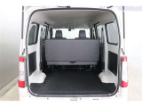 高さがあり広々とした荷室です。お仕事用の道具やアウトドアレジャー用品など色々な荷物をしっかり積むことが出来ます☆