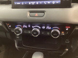 フロント両席にはシートヒーターが付いています!寒い日に便利な装備ですね。