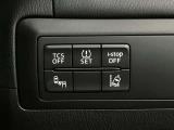 【安全装備も充実】車線逸脱警報システム。バック時の障害物を検知し知らせるパーキングセンサー付きです。