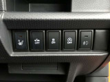【安全装備も充実】車線逸脱警報システム。バック時の障害物を検知し知らせるパーキングセンサー付きです。