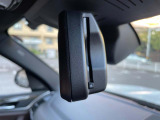 【ETC】自動防眩機能を備えたルームミラー。ETC車載器を搭載しておりスタイリッシュかつ機能性を兼ね備えております。