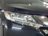 LEDヘッドライトは、点灯の瞬間から最大光量を発揮し、突然暗くなるトンネルなどでの安定感を高めます。