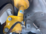 【ビルシュタイン製ダンパー】高速走行時の車両安定性を向上させてくれる人気の装備。街乗りの乗り心地も犠牲にせず、スポーティな走行をお楽しみいただけます♪