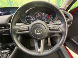 【純正革巻きステアリング】上質な革を使用することで、手にしっかり馴染みとても運転しやすいハンドルです♪