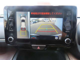 (全周囲モニター)車を上から見たような映像で死角もバッチリ確認できます。