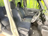 運転席シート廻りは使用感も少なく、良好な状態となっています。丁寧に使われていたことがよくわかりますね。