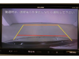 ガイドライン付のバックカメラ搭載です。車は構造上たくさんの死角がありますので、とても便利な機能ですね。あくまでサポート機能ですので常に周囲の状況に気をつけ、目視での確認が大事ですよ!