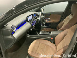 全ての席が主役席なのは、メルセデスならではの特徴です。快適なドライビングが、リラックスした車内空間を作りだします。