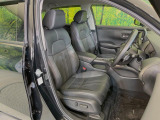 運転席シート廻りは使用感も少なく、良好な状態となっています。前オーナー様が丁寧に使っていたことがよくわかりますね。