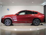 【拘りのFR】BMWが多く採用するFR車。ダイレクトでスポーティな加速感・シャープなハンドリングを実現。縦置きエンジンレイアウトにより、フラットで上質な乗り味です。