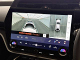 【サイドモニター】ドアミラーについているカメラから映像を映します。車幅も把握しやすくてとても便利ですね。