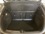当店でお車をご購入のお客様はオーナー様専用保険「メルセデス・ベンツ保険」にご加入頂けます。飛来物によるフロントガラス破損やパンクによるタイヤ交換の際に、修理費用の一部をお支払いしております。